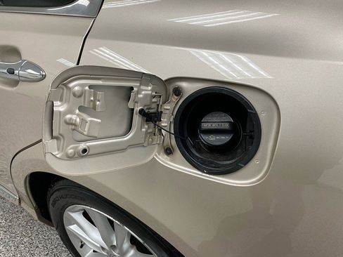 Used 2011 Lexus ES 350 image 26