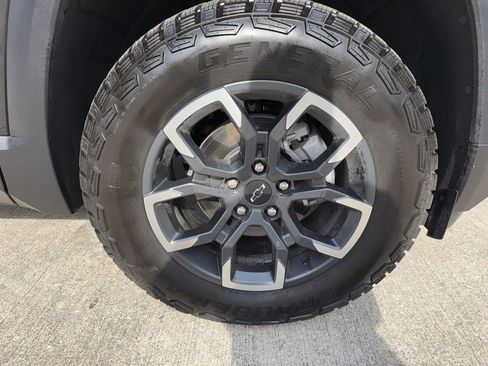 Used 2026 Chevrolet Equinox ACTIV w/ Convenience Package III FWD image 46