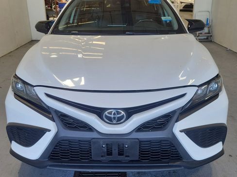 Used 2021 Toyota Camry SE FWD image 2