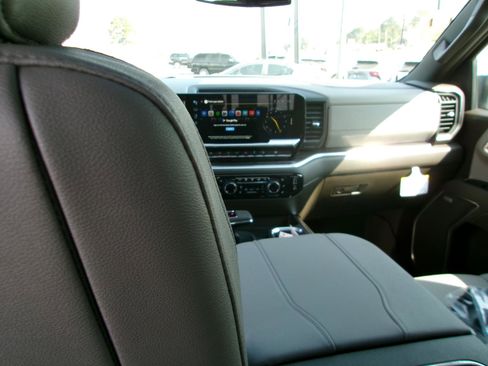 New 2026 Chevrolet Silverado 1500 LTZ w/ LTZ Premium Package image 16