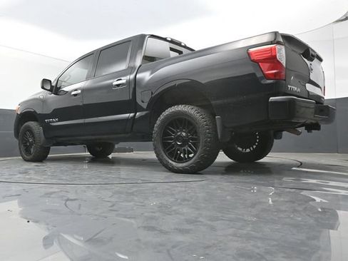 Used 2021 Nissan Titan SV w/ SV Convenience Package RWD image 42