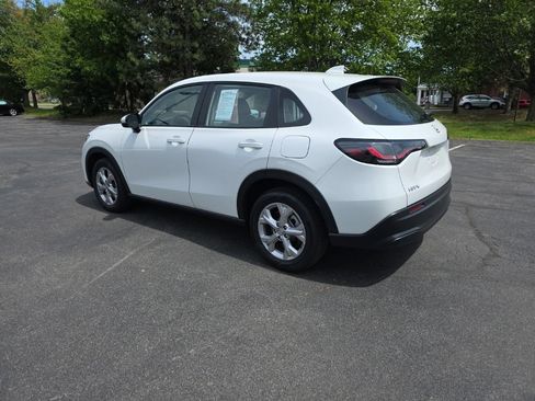 Used 2025 Honda HR-V LX image 5