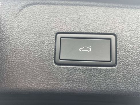 Certified 2025 Volkswagen Atlas SE w/ Panoramic Sunroof Package image 14