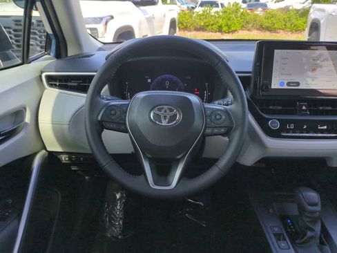 Certified 2026 Toyota Corolla Cross LE FWD image 15