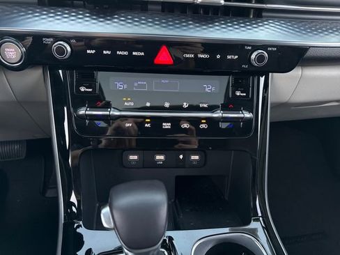 Used 2024 Kia Carnival SX Prestige image 18