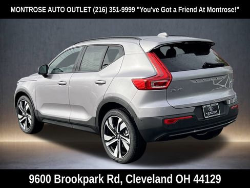 New 2026 Volvo XC40 B5 Ultra w/ Protection Package Premier image 3