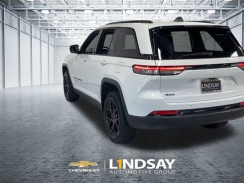 Used 2024 Jeep Grand Cherokee Altitude image 8