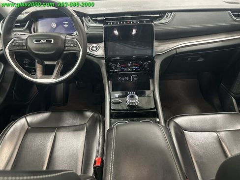 Used 2023 Jeep Grand Cherokee L Limited AWD/4WD image 6