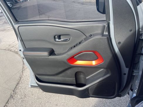 Used 2024 Nissan Frontier PRO-4X w/ Technology Package image 30