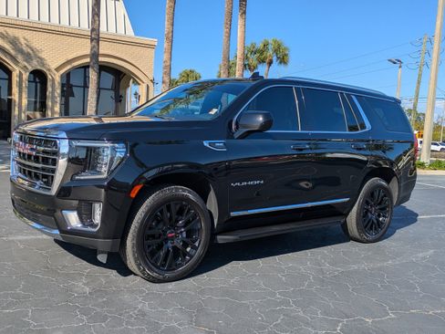 Used 2023 GMC Yukon SLT image 2