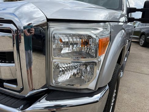 Used 2015 Ford F250 Lariat w/ Lariat Interior Package image 10