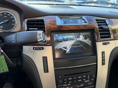 Used 2012 Cadillac Escalade ESV Platinum image 32