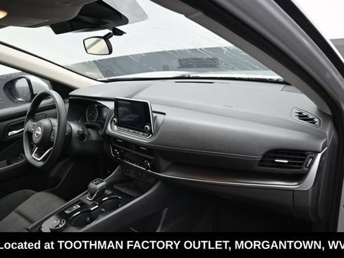 Used 2024 Nissan Rogue SV AWD/4WD image 10