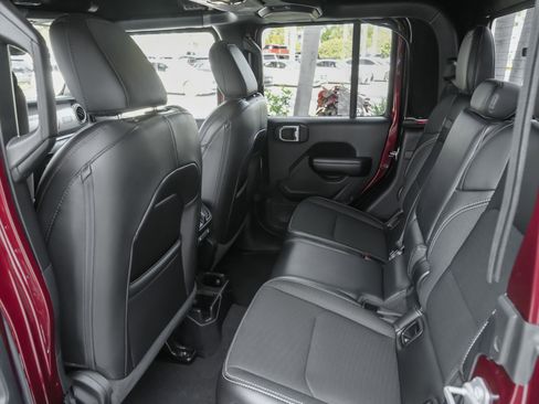Used 2021 Jeep Gladiator Sport AWD/4WD image 34