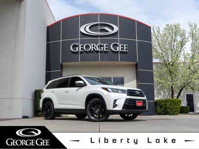 Used 2019 Toyota Highlander SE
