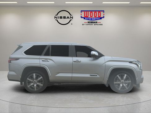 Used 2023 Toyota Sequoia Capstone AWD/4WD image 2
