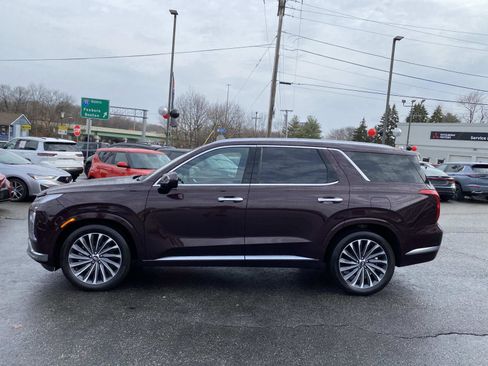 Used 2024 Hyundai Palisade Calligraphy image 2