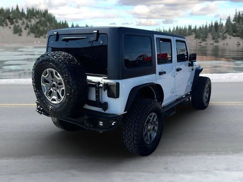 Used 2017 Jeep Wrangler Unlimited Rubicon w/ Connectivity Group AWD/4WD image 3