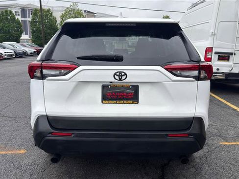 Used 2024 Toyota RAV4 LE FWD image 7