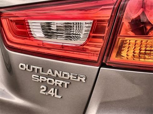 Used 2015 Mitsubishi Outlander Sport ES image 8