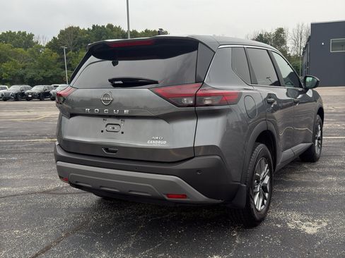 Used 2023 Nissan Rogue S AWD/4WD image 5