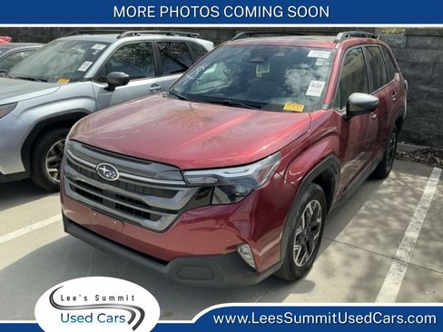 Used 2025 Subaru Forester Premium image 1