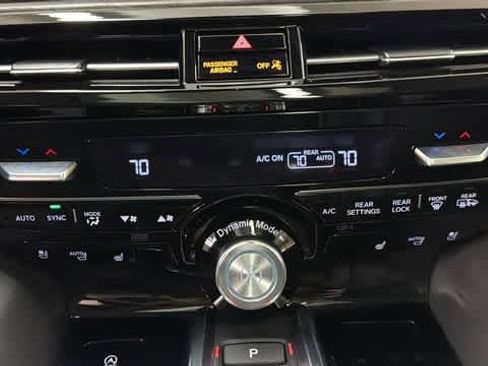 Used 2024 Acura MDX SH-AWD w/ Advance Package image 21