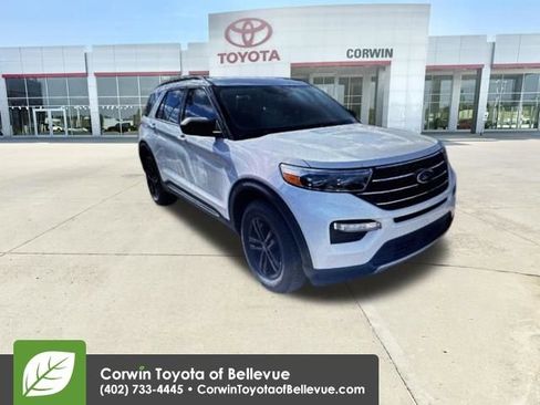 Used 2021 Ford Explorer XLT w/ Equipment Group 202A image 4