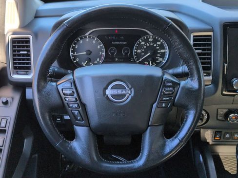 Used 2022 Nissan Frontier SV w/ SV Premium Package image 25