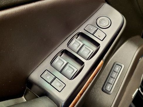 Used 2019 Chevrolet Tahoe LT RWD image 20