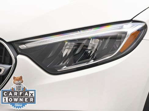 Used 2025 Mercedes-Benz GLC 300 4MATIC image 29