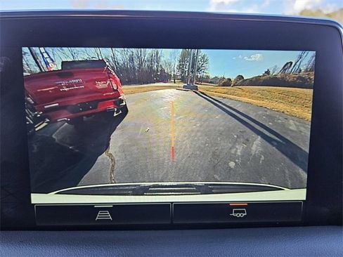 Used 2024 GMC Yukon XL SLT image 23