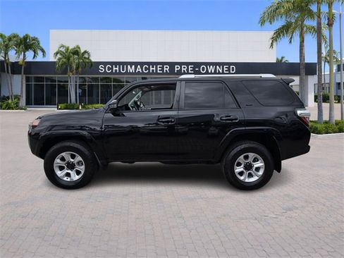 Used 2018 Toyota 4Runner SR5 image 4