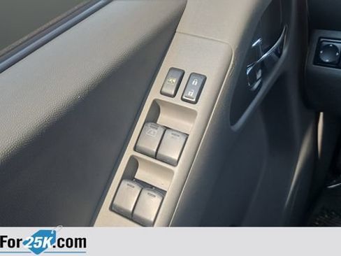 Used 2013 Nissan Frontier SV AWD/4WD image 23