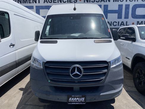 Used 2021 Mercedes-Benz Sprinter 2500 w/ Premium Plus Package image 3