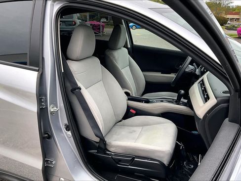 Used 2021 Honda HR-V LX image 14