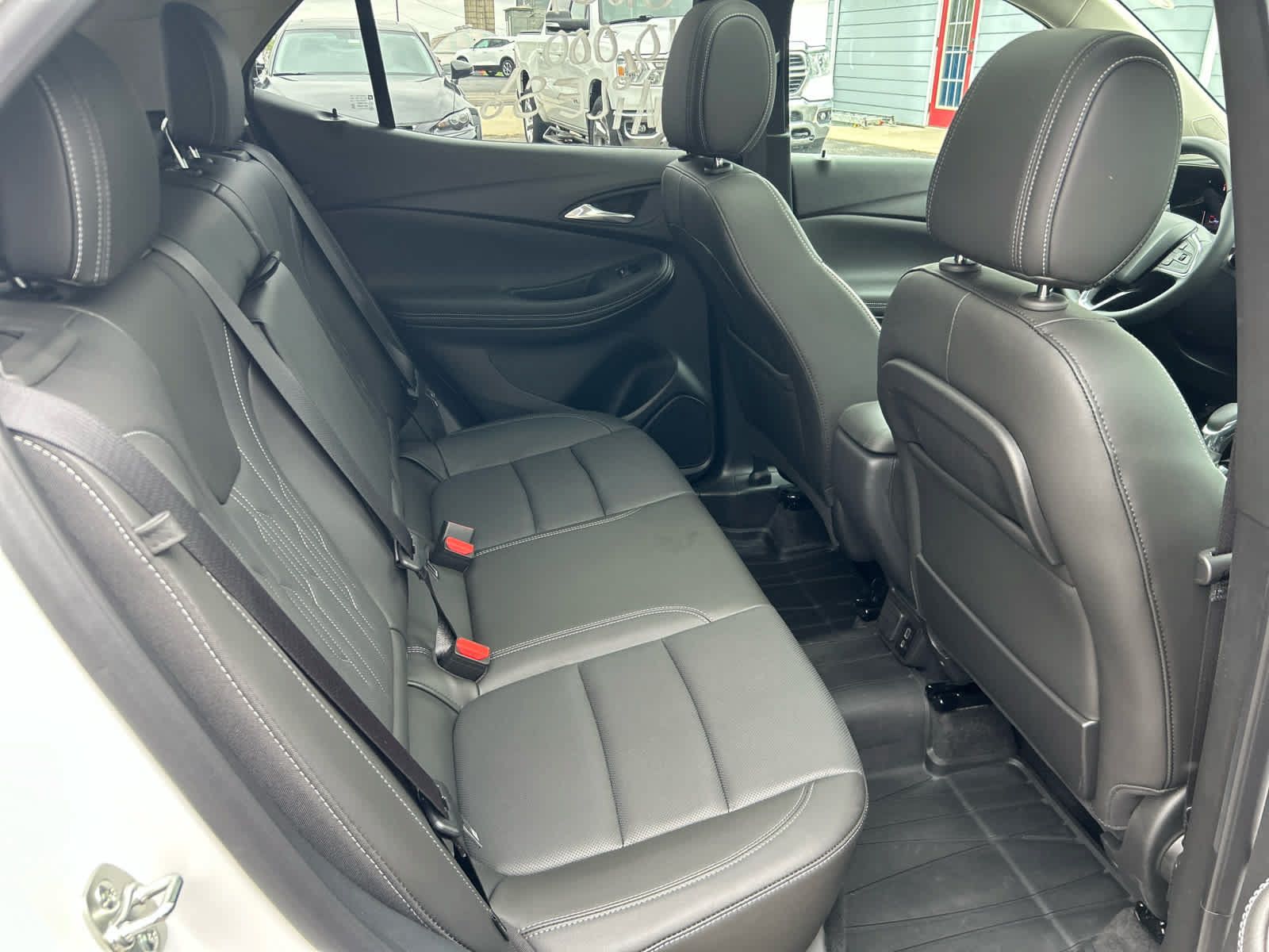 Used 2024 Buick Encore GX Avenir w/ Avenir Technology Package AWD/4WD image 27