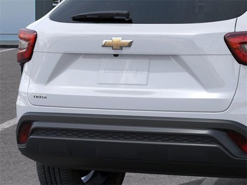 New 2026 Chevrolet Trax LS w/ LS Convenience Package image 14