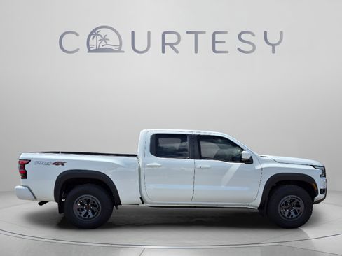 New 2026 Nissan Frontier PRO-4X w/ Tow Package AWD/4WD image 7