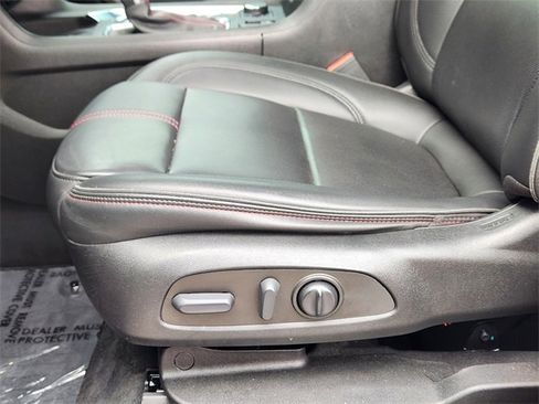 Used 2023 Chevrolet Traverse RS image 20