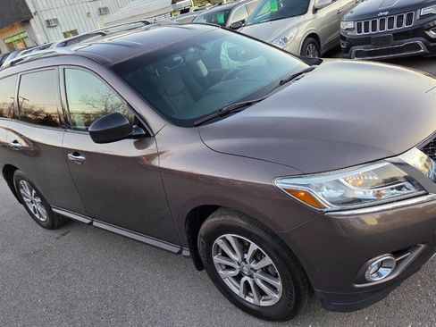 Used 2015 Nissan Pathfinder SV w/ Cargo Package image 18