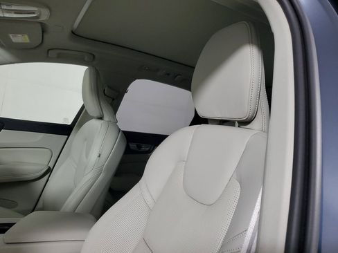Certified 2026 Volvo XC60 B5 Ultra w/ Protection Package Premier AWD/4WD image 25