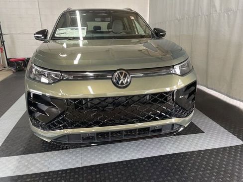 New 2026 Volkswagen Tiguan SE R-Line image 1