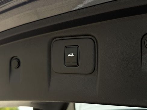 Used 2017 Nissan Murano Platinum w/ Platinum Technology Package FWD image 32