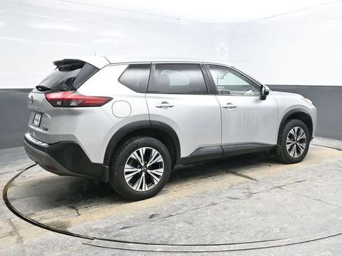 Used 2023 Nissan Rogue SV image 7