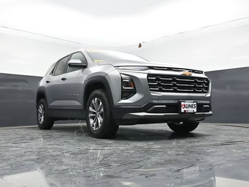 Used 2025 Chevrolet Equinox LT FWD image 44