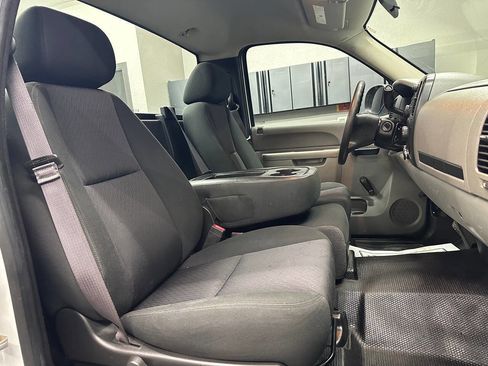 Used 2013 Chevrolet Silverado 1500 W/T image 17