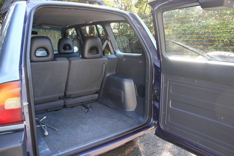 Used 1997 Toyota RAV4 4WD 4-Door w/ Upgrade Pkg w/ Tilt Wheel image 15