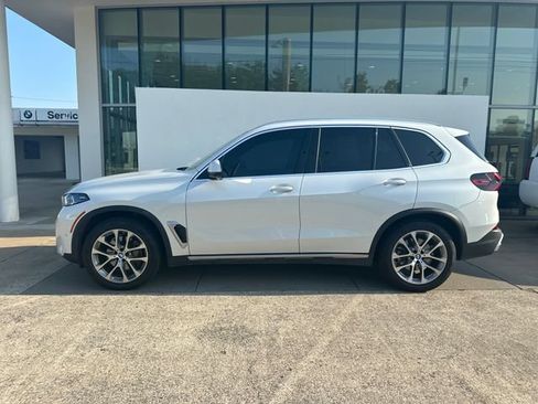 Used 2024 BMW X5 xDrive40i w/ Premium Package AWD/4WD image 2