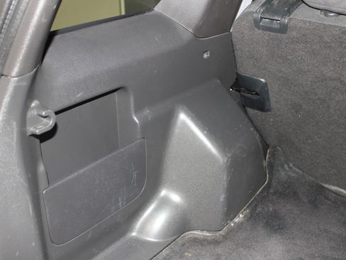 Used 2011 Ford Escape XLT image 24